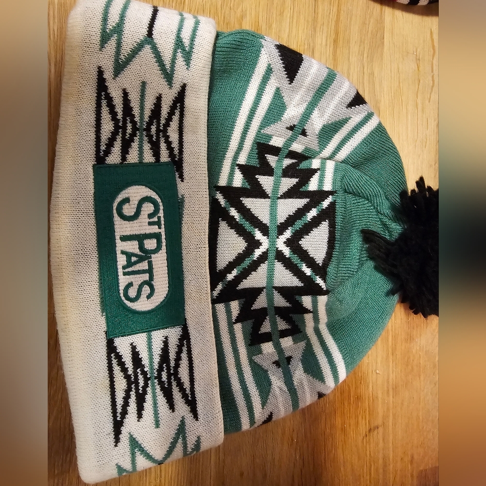 Like New Toronto St. Pats beanie Mitchell & Ness